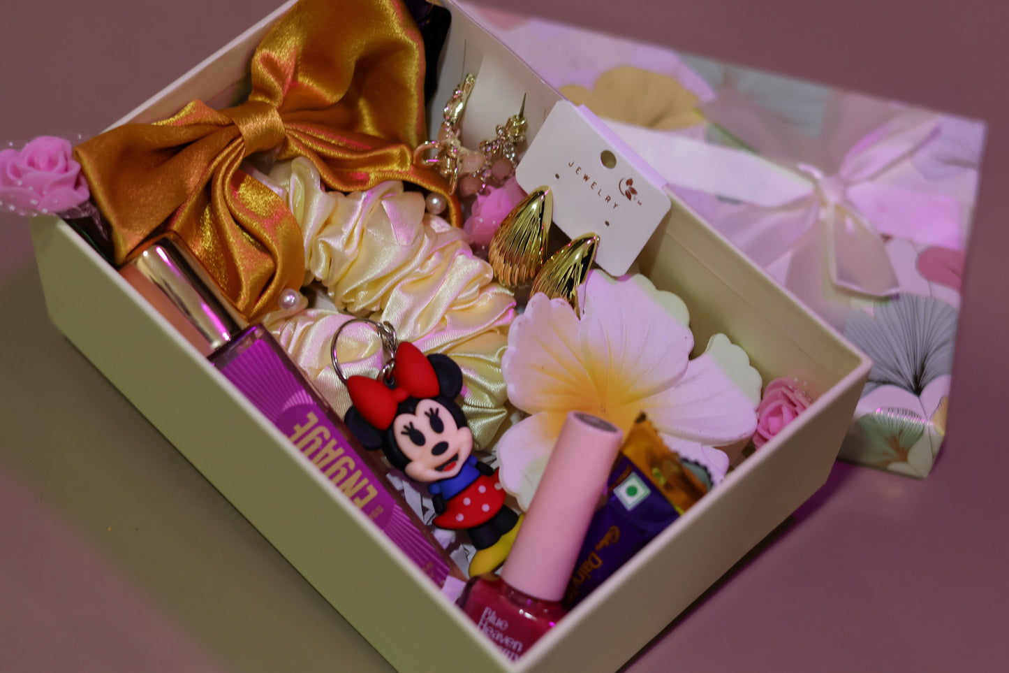 Golden Hamper for gifting