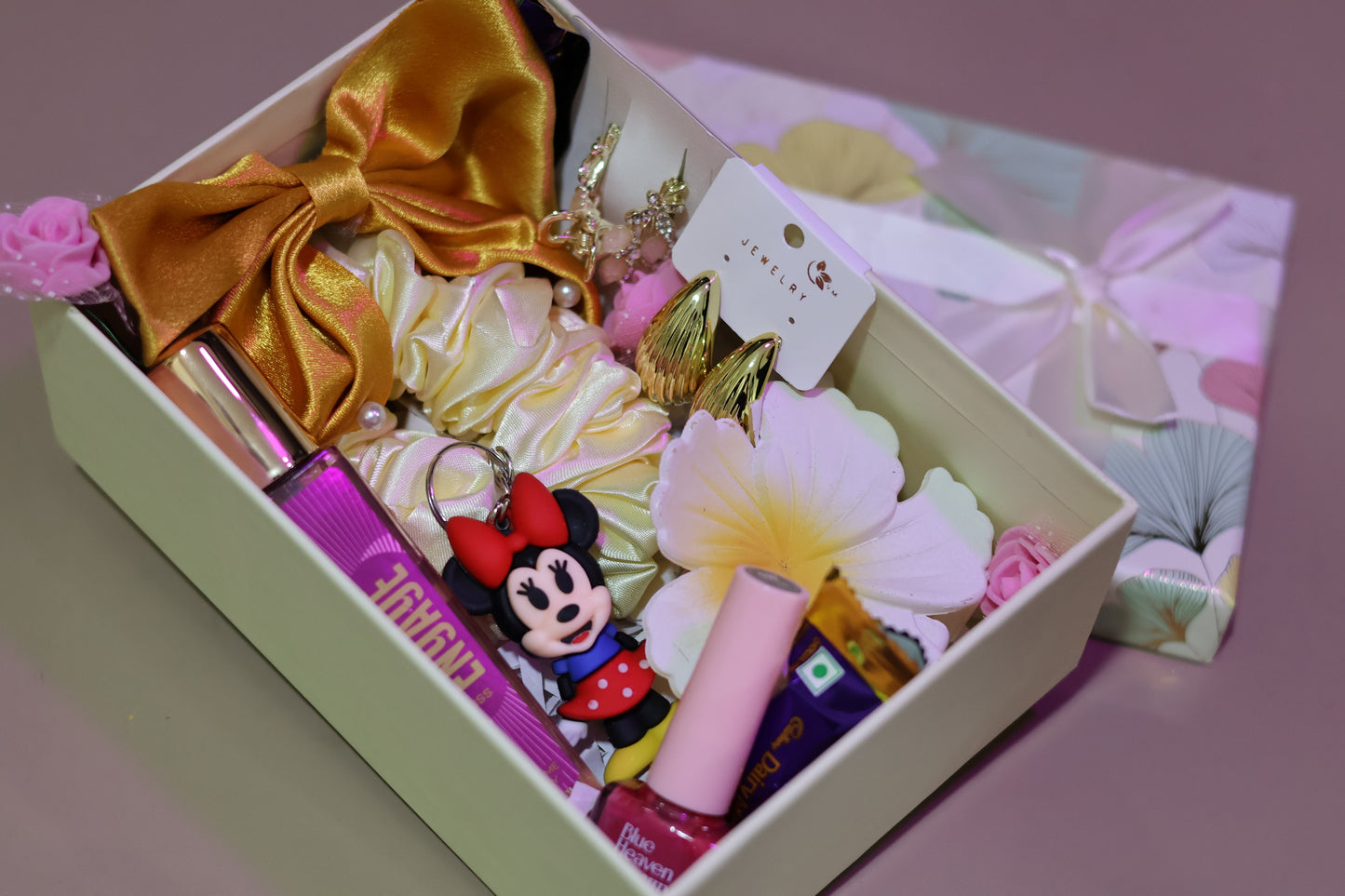 Golden Hamper for gifting