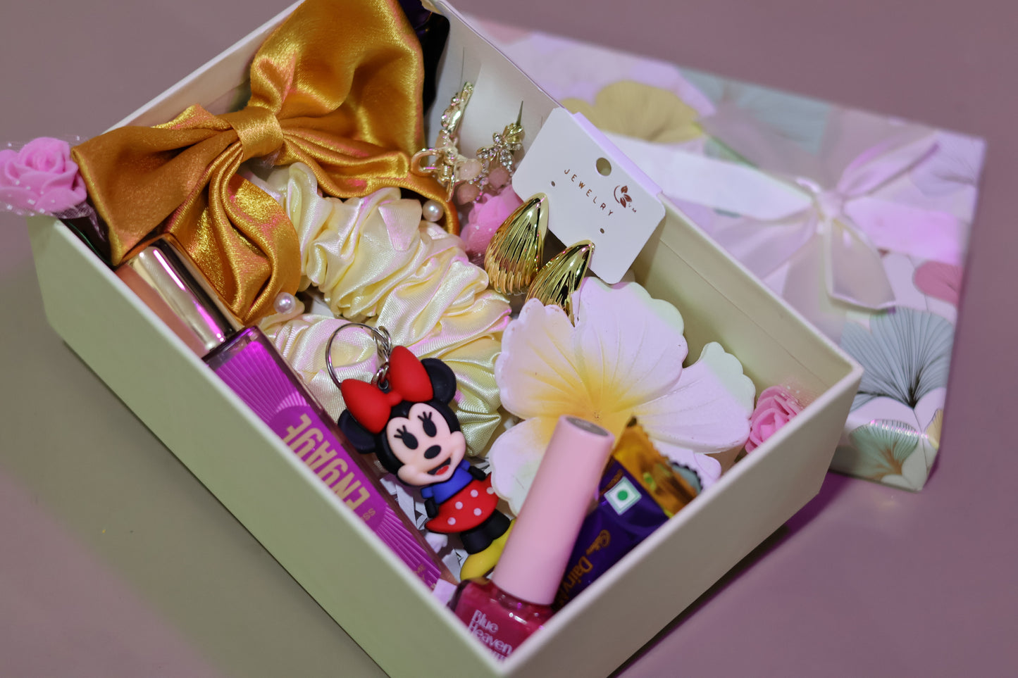 Golden Hamper for gifting