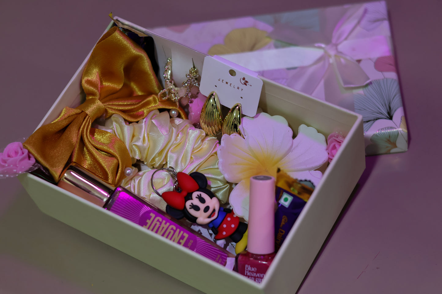 Golden Hamper for gifting